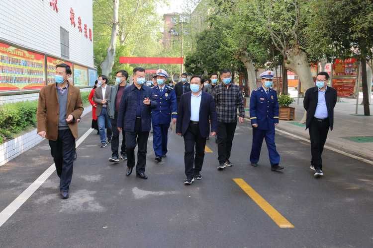 【专家:河南省平顶山市卫东区每年或现多个感染高峰_平顶山卫东区属于哪个区】