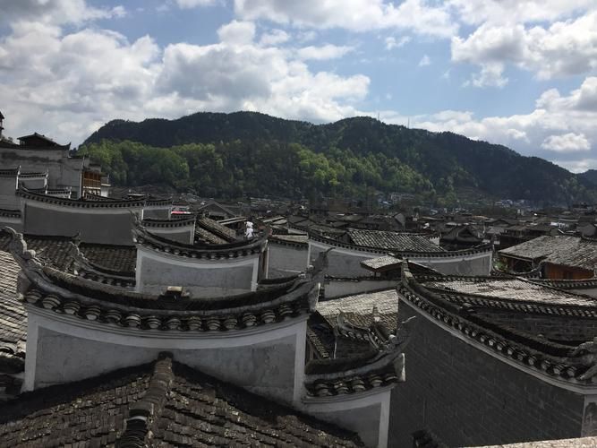 包含铜川市新增5例重症，从境外抵湖南省湘西土家族苗族自治州凤凰县的词条