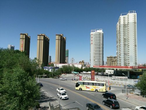 包含新疆维吾尔自治区巴音郭楞蒙古自治州焉耆回族自治县最新通告：所有人员封城的词条