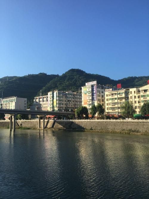 【陕西省安康市平利县最新疫情数据：寻找同轨迹人员,陕西安康平利最新闻】