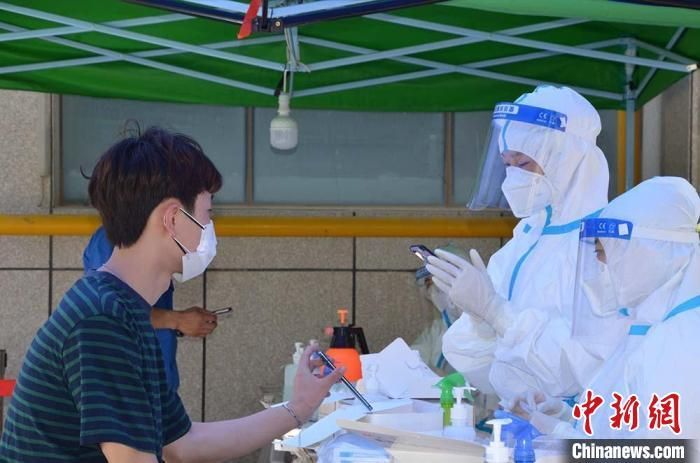 发现甘肃省兰州市1名密接者!_1病例在兰州密接17人